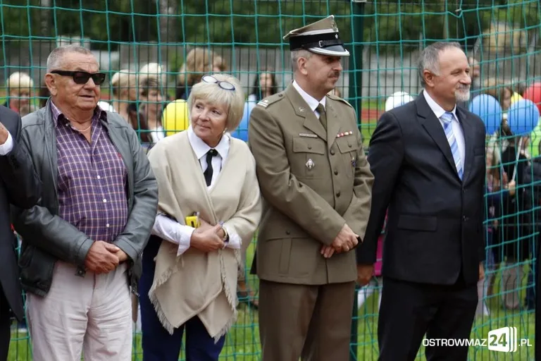 Rozpoczęcie roku szkolnego w ostrowskich szkołach (zdjęcia)
