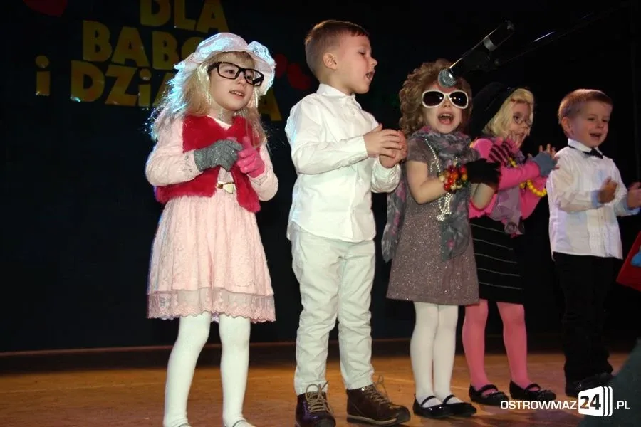 Koncert życzeń dla babci i dziadka (zdjęcia)