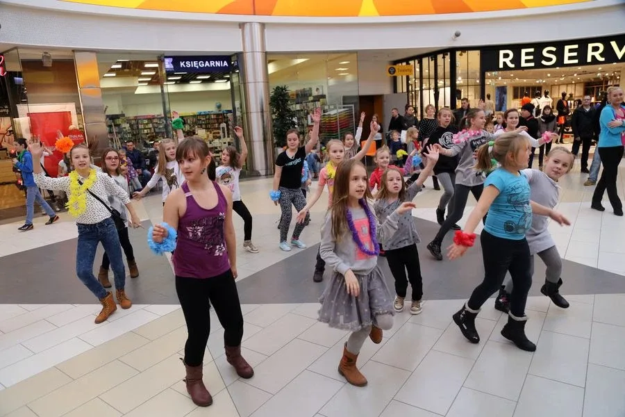 Zumba dla dzieci w Galerii Bursztynowej (zdjęcia, wideo)