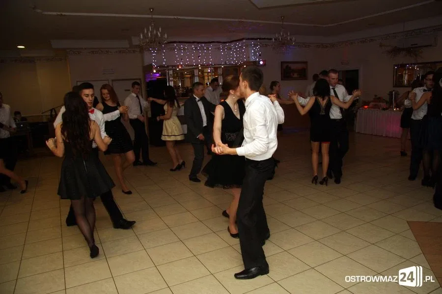Studniówka ZS CKR w Starym Lubiejewie (zdjęcia, wideo)