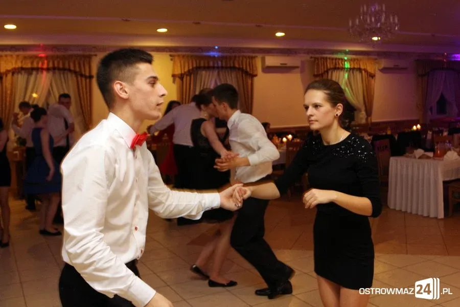 Studniówka ZS CKR w Starym Lubiejewie (zdjęcia, wideo)
