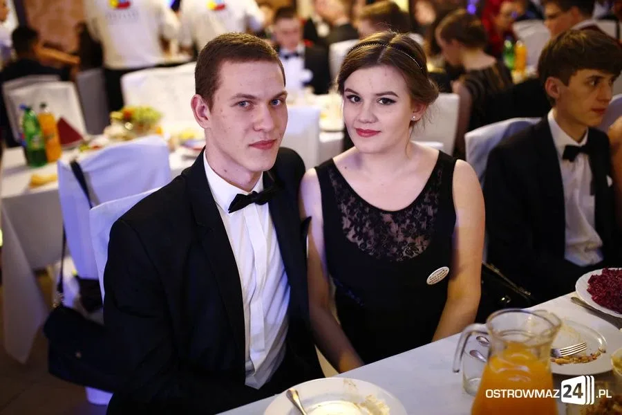 Studniówka LO w Ostrowi Mazowieckiej (zdjęcia, wideo)