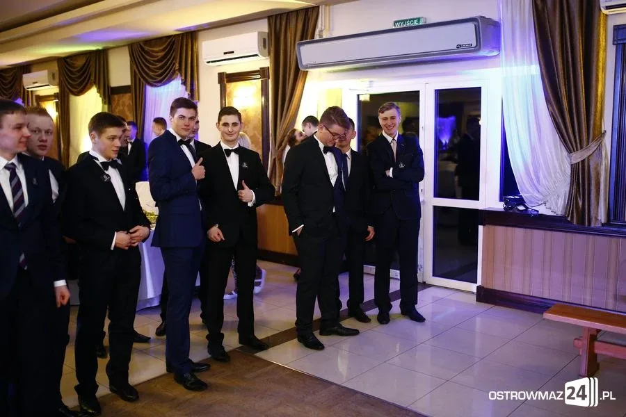 Studniówka LO w Ostrowi Mazowieckiej (zdjęcia, wideo)
