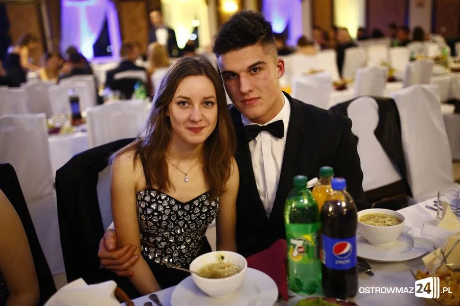 Studniówka LO w Ostrowi Mazowieckiej (zdjęcia, wideo)