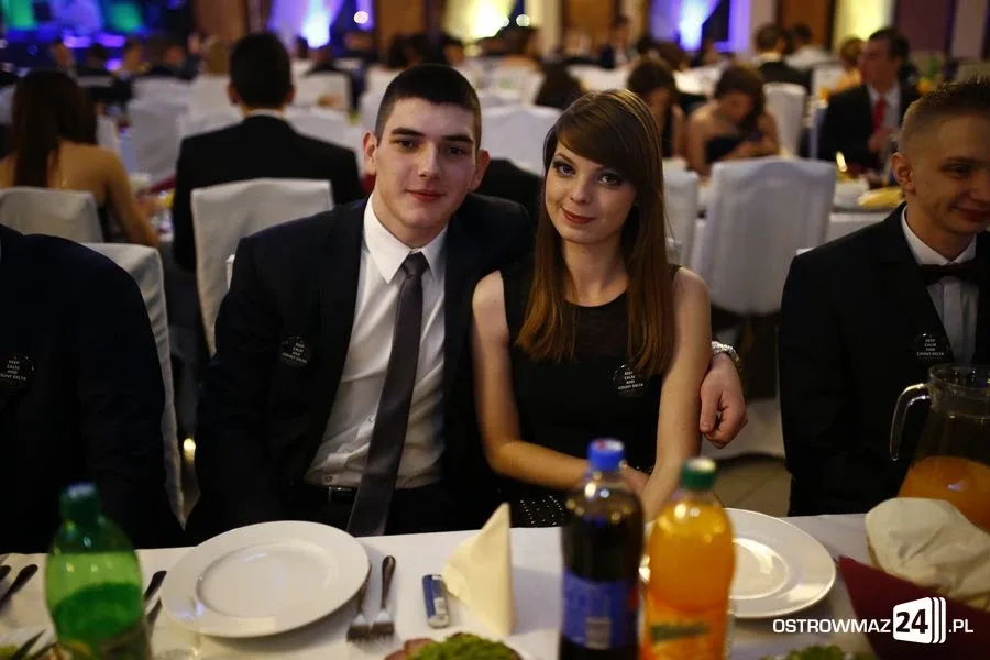 Studniówka LO w Ostrowi Mazowieckiej (zdjęcia, wideo)