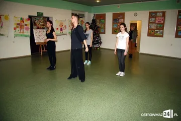 Nauka tańca towarzyskiego w MDK (zdjęcia)