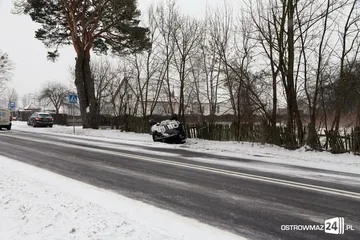 Dachowanie na trasie Ostrów Maz. - Ostrołęka (zdjęcia)