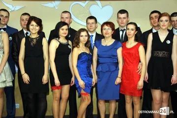 Studniówka ZS CKR w Starym Lubiejewie (zdjęcia, wideo)
