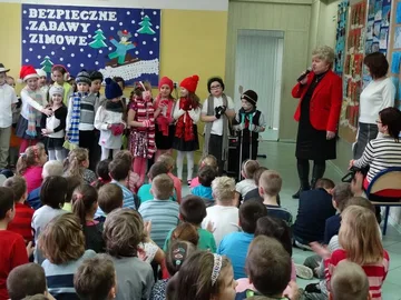 Bezpieczne zabawy zimowe (zdjęcia)