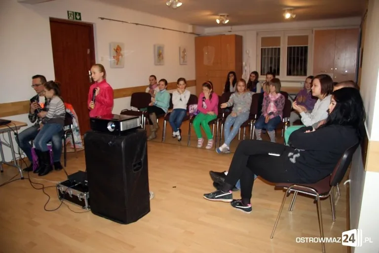 Śpiewająca środa z karaoke (zdjęcia)