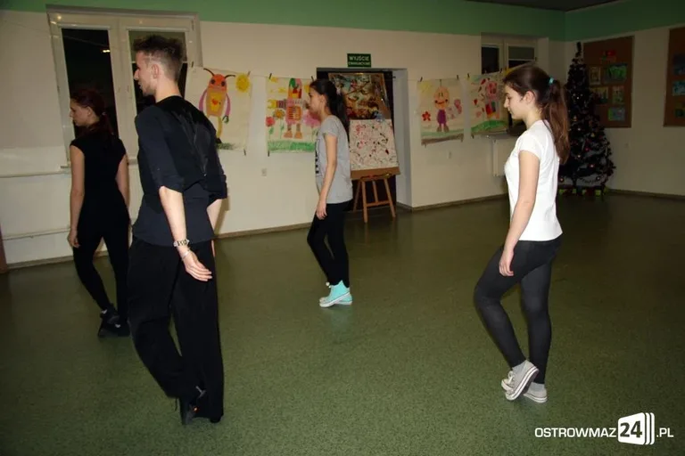 Nauka tańca towarzyskiego w MDK (zdjęcia)