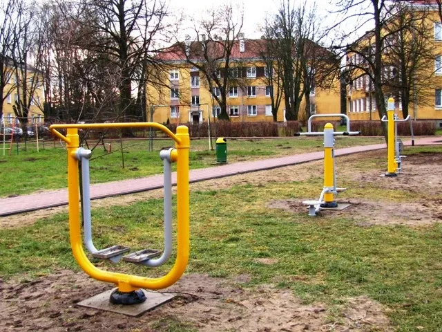 Nowe 'siłownie pod chmurką' w ostrowskiej gminie (zdjęcia)