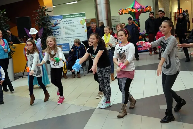 Zumba dla dzieci w Galerii Bursztynowej (zdjęcia, wideo)