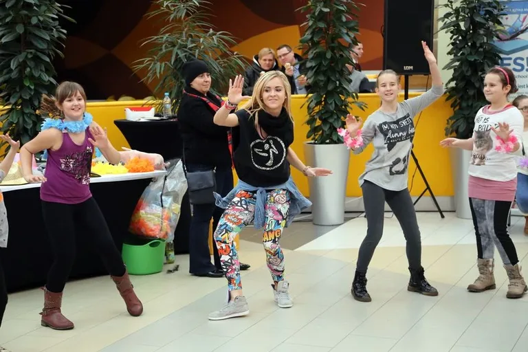 Zumba dla dzieci w Galerii Bursztynowej (zdjęcia, wideo)