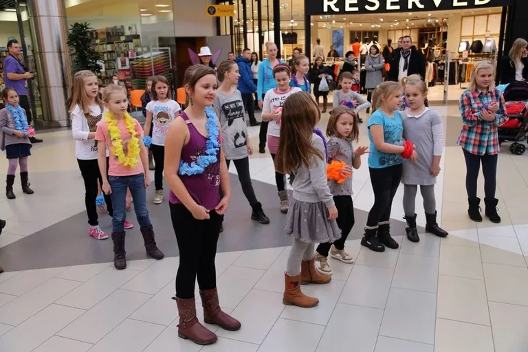 Zumba dla dzieci w Galerii Bursztynowej (zdjęcia, wideo)