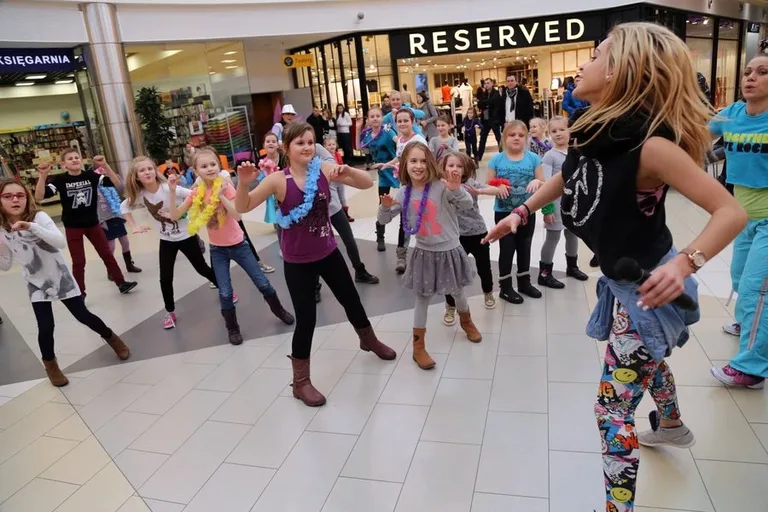 Zumba dla dzieci w Galerii Bursztynowej (zdjęcia, wideo)