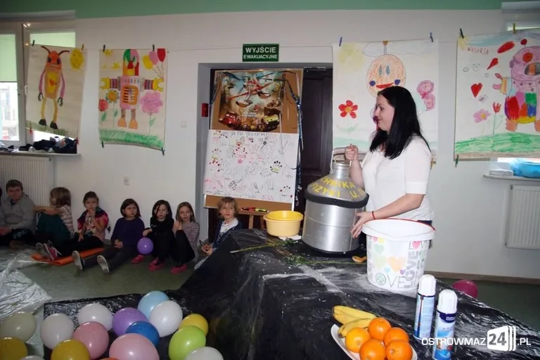 Wbijali gwoździe bananem (zdjęcia)