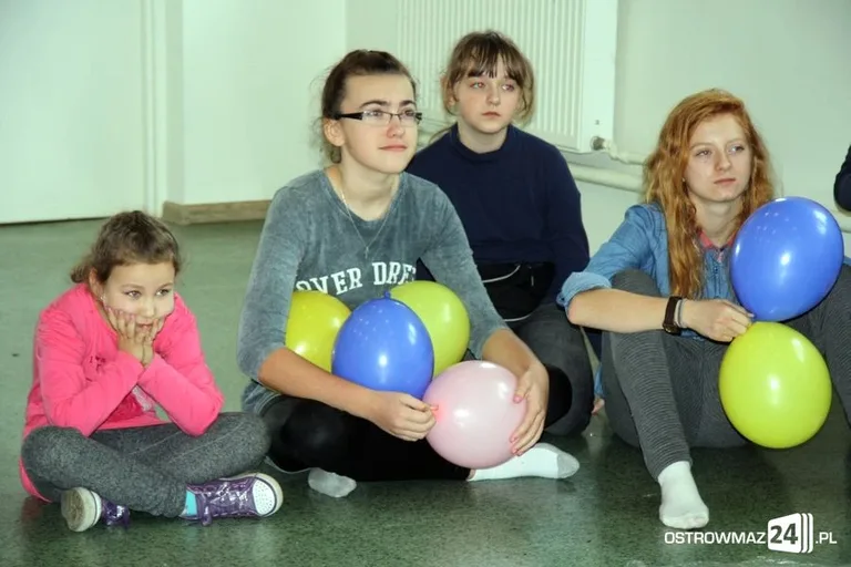 Wbijali gwoździe bananem (zdjęcia)