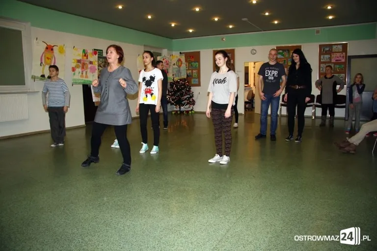 Taneczne popołudnie w domu kultury (zdjęcia)