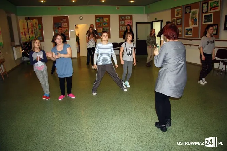 Taneczne popołudnie w domu kultury (zdjęcia)