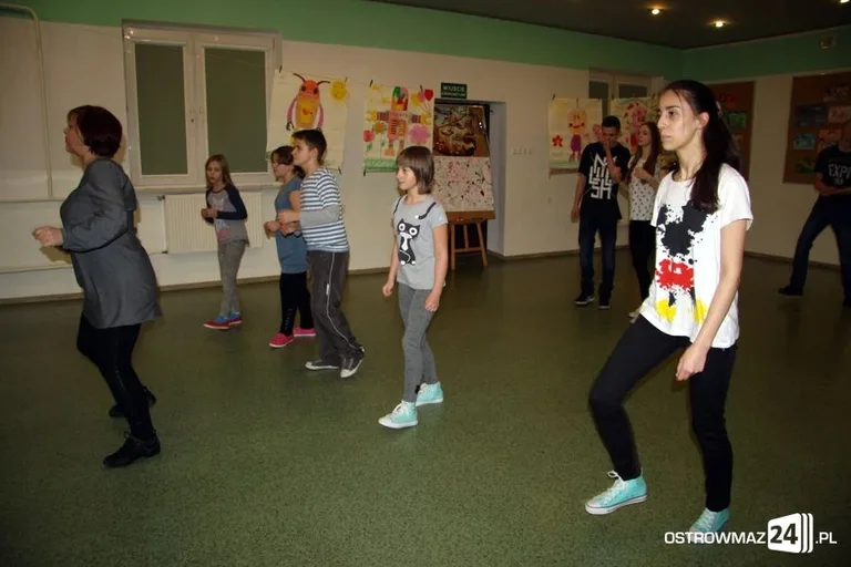 Taneczne popołudnie w domu kultury (zdjęcia)