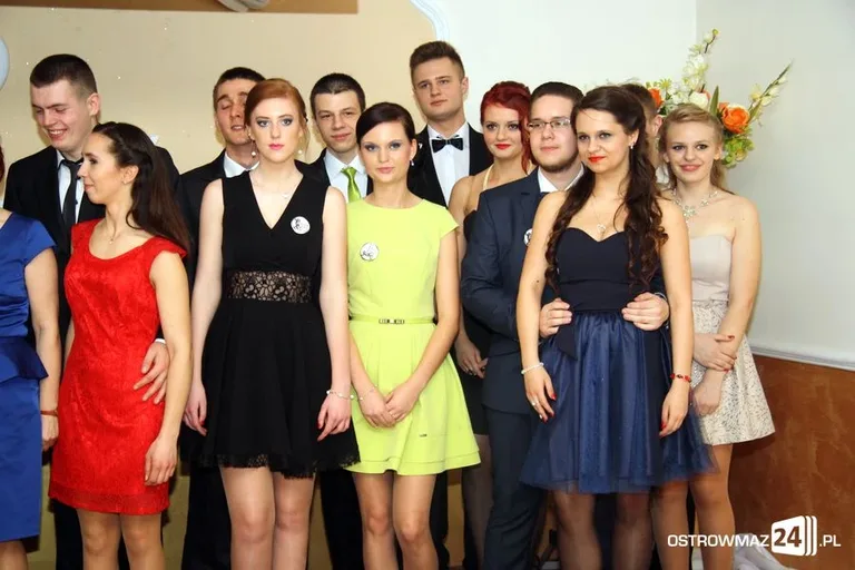 Studniówka ZS CKR w Starym Lubiejewie (zdjęcia, wideo)