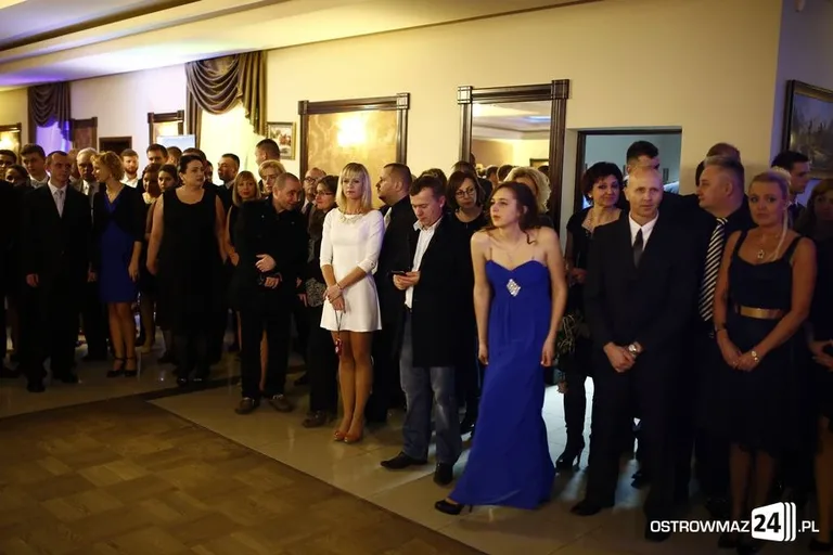 Studniówka LO w Ostrowi Mazowieckiej (zdjęcia, wideo)