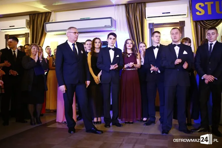 Studniówka LO w Ostrowi Mazowieckiej (zdjęcia, wideo)