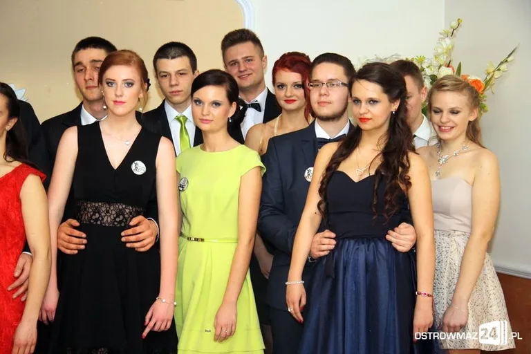 Studniówka ZS CKR w Starym Lubiejewie (zdjęcia, wideo)