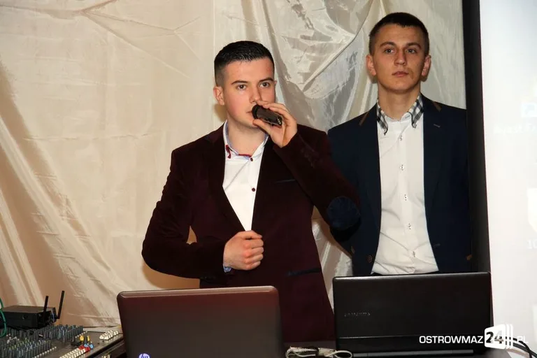 Studniówka Zespołu Szkół w Małkini Górnej (zdjęcia, wideo)