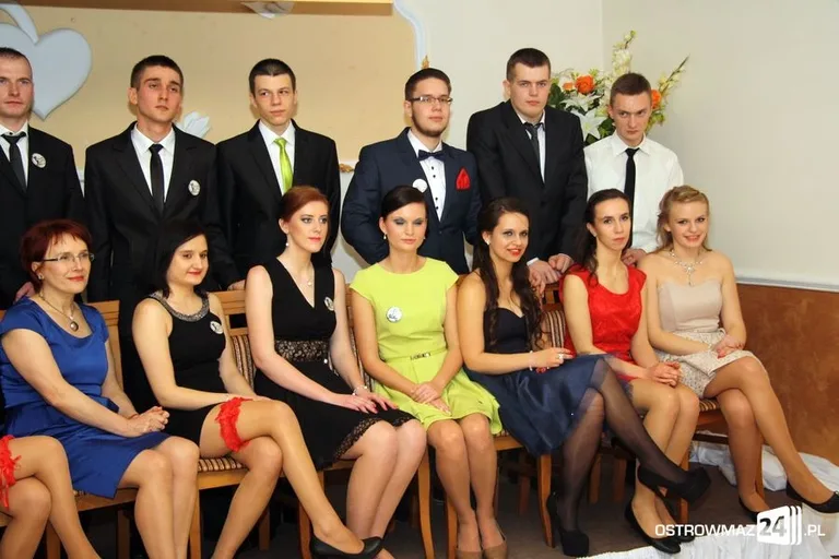 Studniówka ZS CKR w Starym Lubiejewie (zdjęcia, wideo)