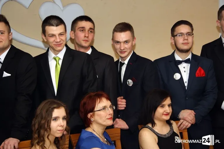 Studniówka ZS CKR w Starym Lubiejewie (zdjęcia, wideo)