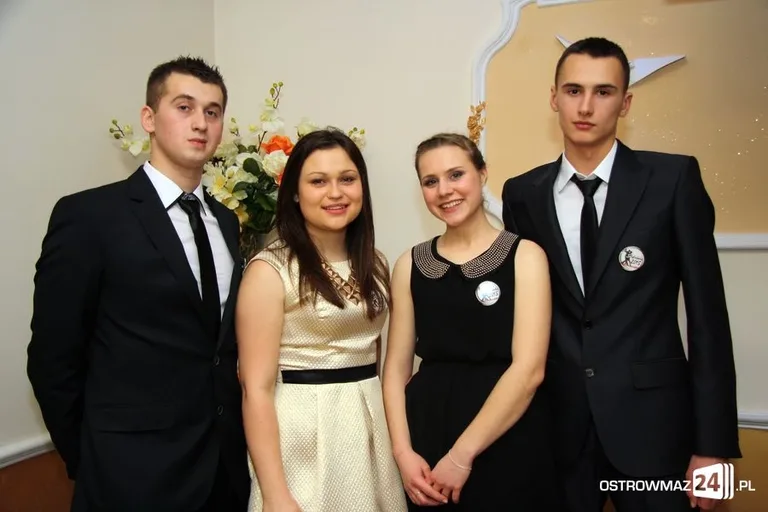 Studniówka ZS CKR w Starym Lubiejewie (zdjęcia, wideo)