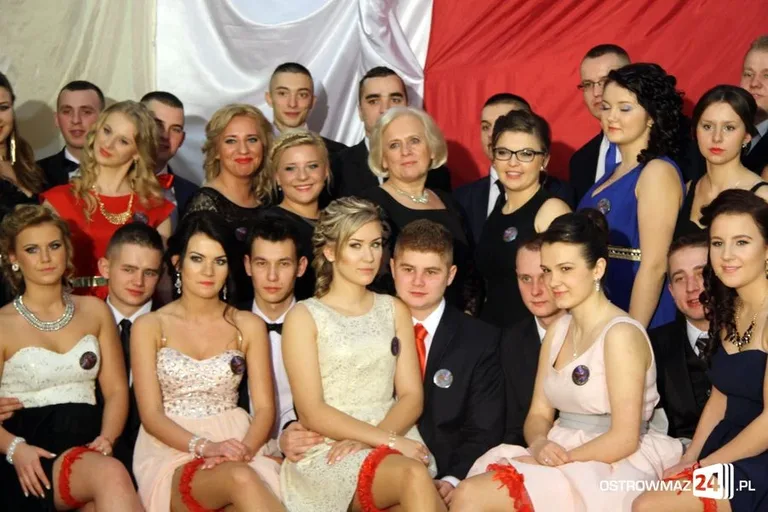 Studniówka Zespołu Szkół w Małkini Górnej (zdjęcia, wideo)