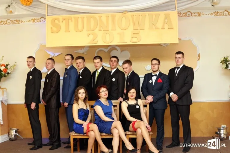 Studniówka ZS CKR w Starym Lubiejewie (zdjęcia, wideo)