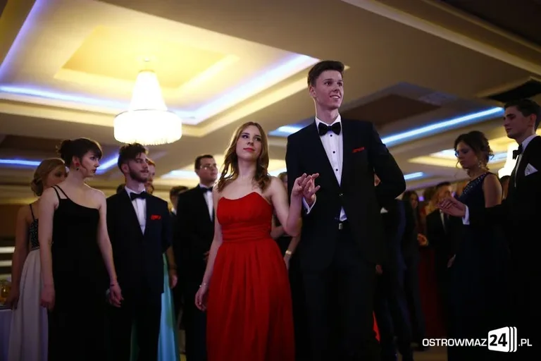Studniówka LO w Ostrowi Mazowieckiej (zdjęcia, wideo)