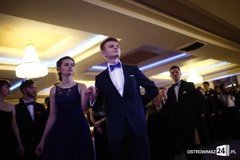 Studniówka LO w Ostrowi Mazowieckiej (zdjęcia, wideo)