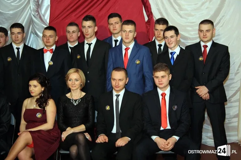 Studniówka Zespołu Szkół w Małkini Górnej (zdjęcia, wideo)