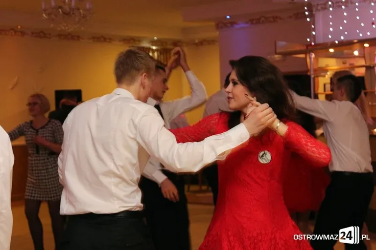 Studniówka ZS CKR w Starym Lubiejewie (zdjęcia, wideo)