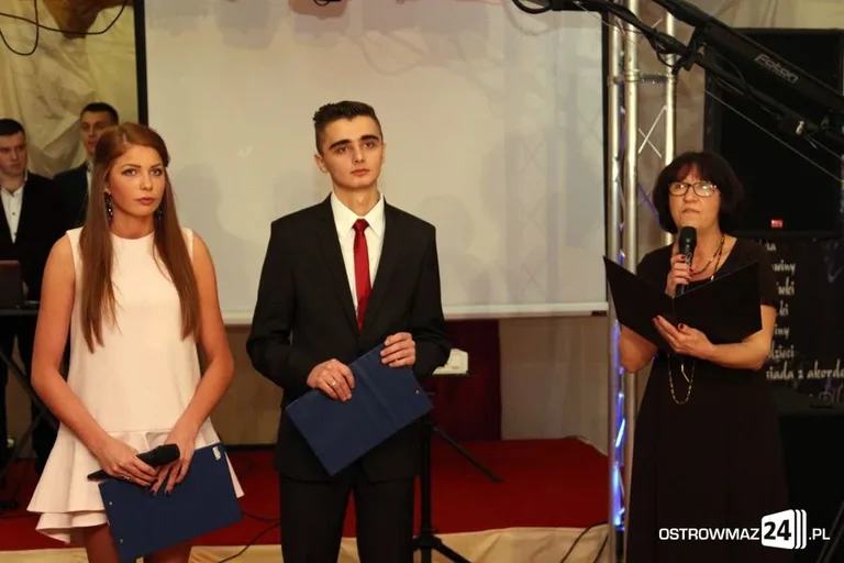 Studniówka Zespołu Szkół w Małkini Górnej (zdjęcia, wideo)