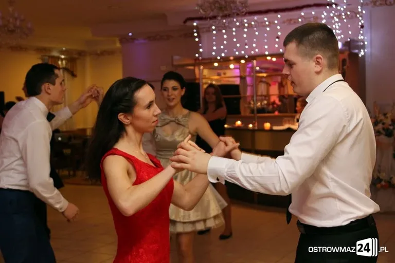 Studniówka ZS CKR w Starym Lubiejewie (zdjęcia, wideo)