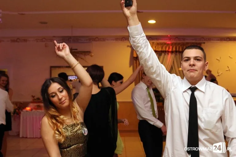 Studniówka ZS CKR w Starym Lubiejewie (zdjęcia, wideo)