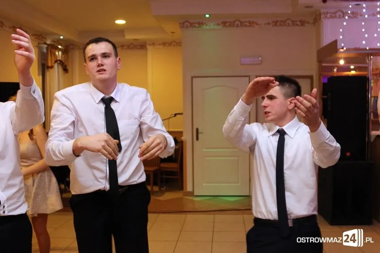 Studniówka ZS CKR w Starym Lubiejewie (zdjęcia, wideo)