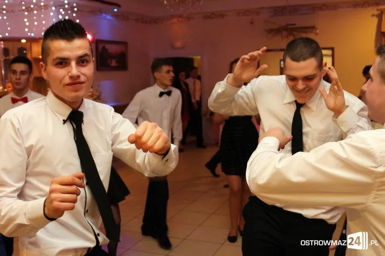 Studniówka ZS CKR w Starym Lubiejewie (zdjęcia, wideo)