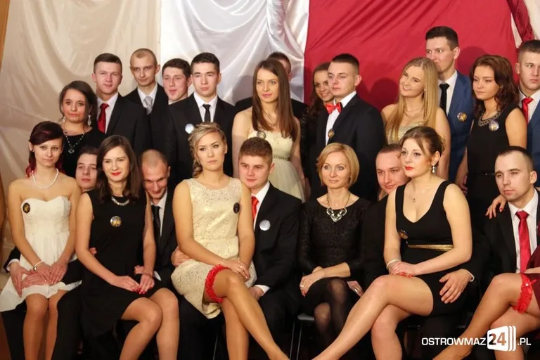 Studniówka Zespołu Szkół w Małkini Górnej (zdjęcia, wideo)