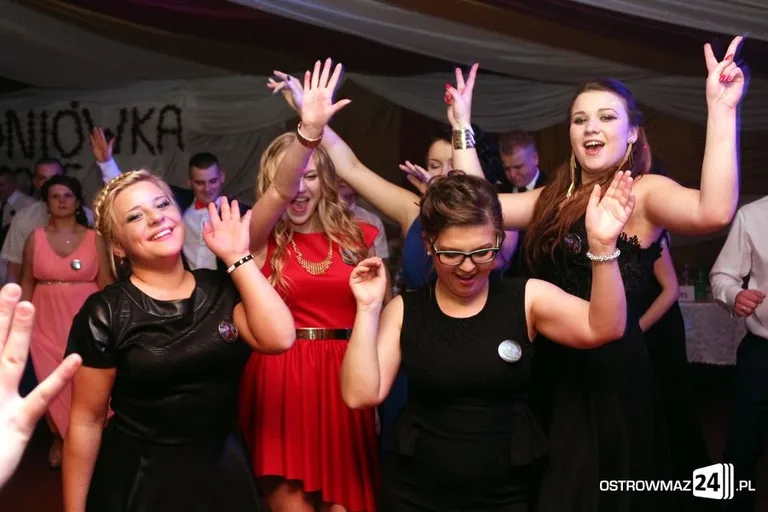 Studniówka Zespołu Szkół w Małkini Górnej (zdjęcia, wideo)