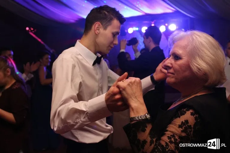 Studniówka Zespołu Szkół w Małkini Górnej (zdjęcia, wideo)