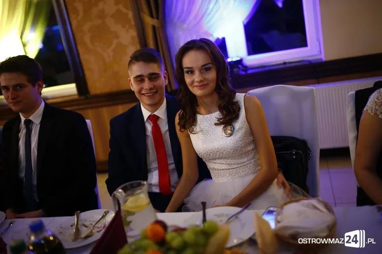 Studniówka LO w Ostrowi Mazowieckiej (zdjęcia, wideo)