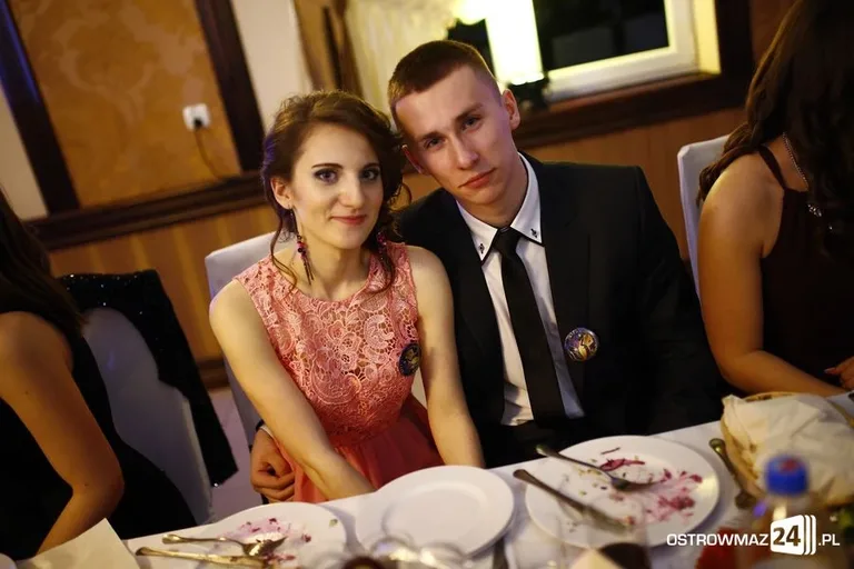 Studniówka LO w Ostrowi Mazowieckiej (zdjęcia, wideo)