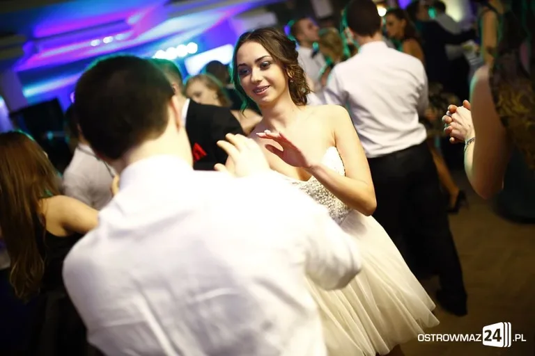 Studniówka LO w Ostrowi Mazowieckiej (zdjęcia, wideo)